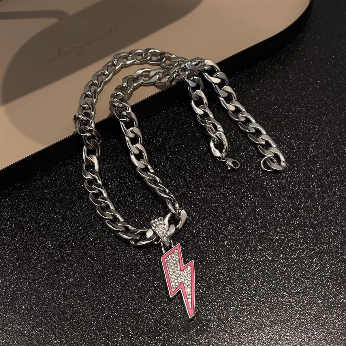 European and American hip-hop  - Men'S Accessories Instagram recension och pris